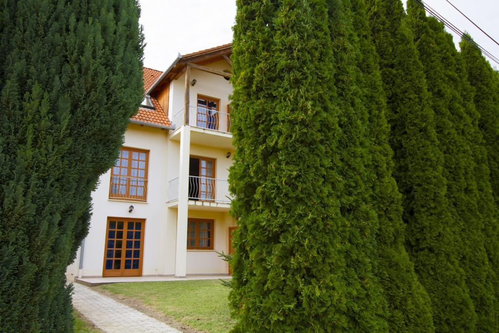 Relax House Апартаменти