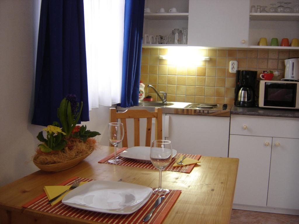 Relax House